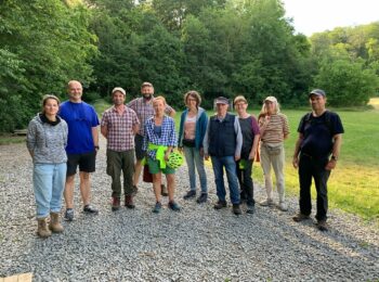 Gruppenbild von den Teilnehmenden an der Waldbegehung in Höchberg