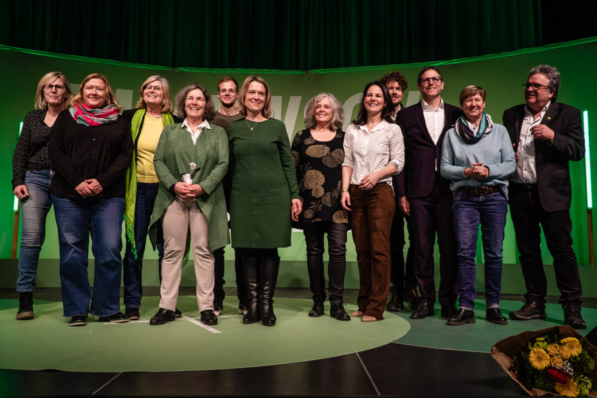 Gruppenfoto vom 17.01. Unter anderem mit Außenministerin Anna Lena Baerbock, MdL Kerstin Celina, Bundestagsdirektkandidatin Jessica Hecht, Oberbürgermeisterkandidat Martin Heilig und Bürgermeister von Kirchheim Christian Stück