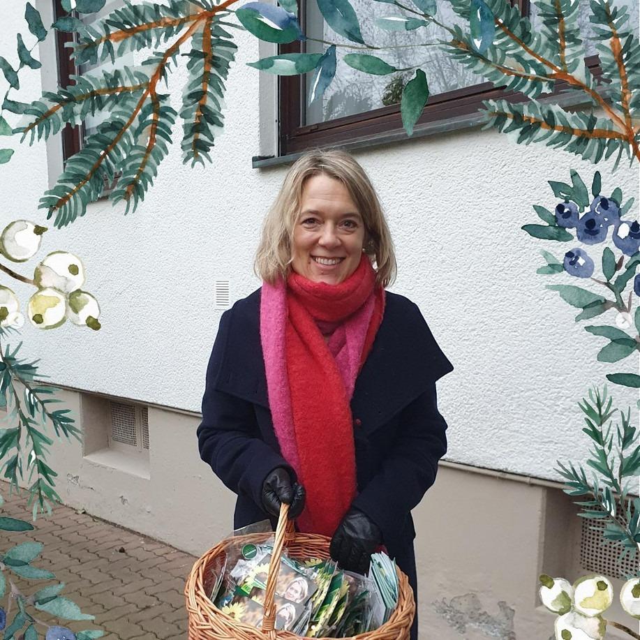 Jessica Hecht beim Infostand in Kürnach