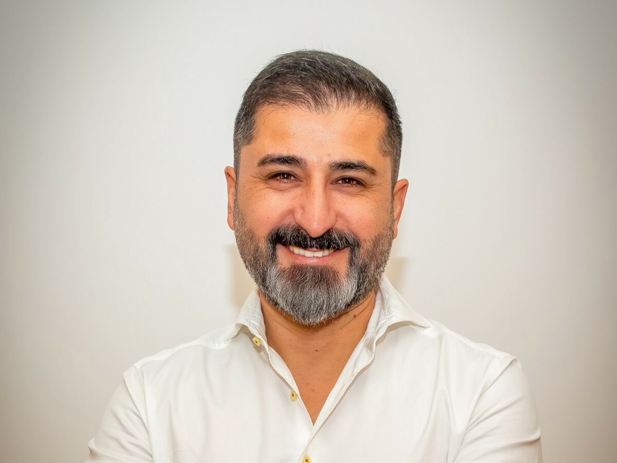 Portraitfoto von Ilyas Aldogan
